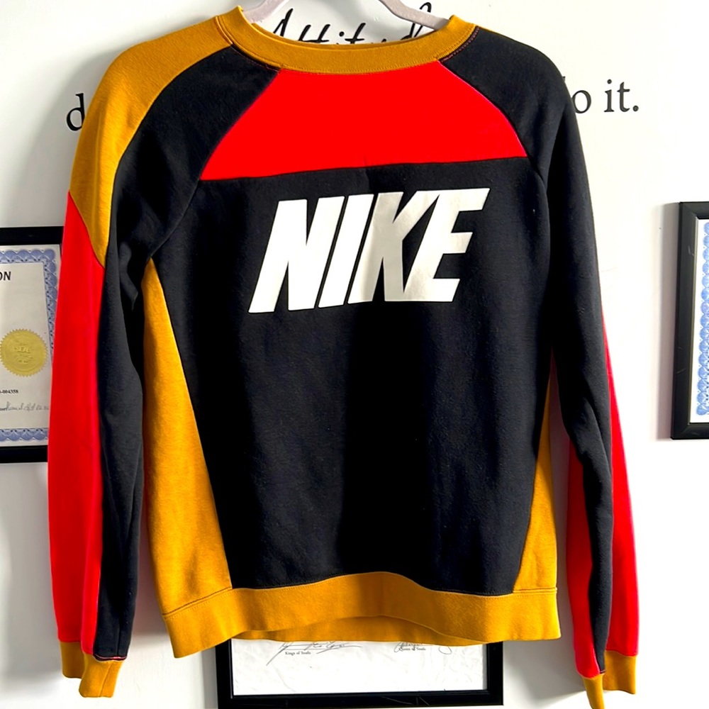 Nike crewneck sweater size small